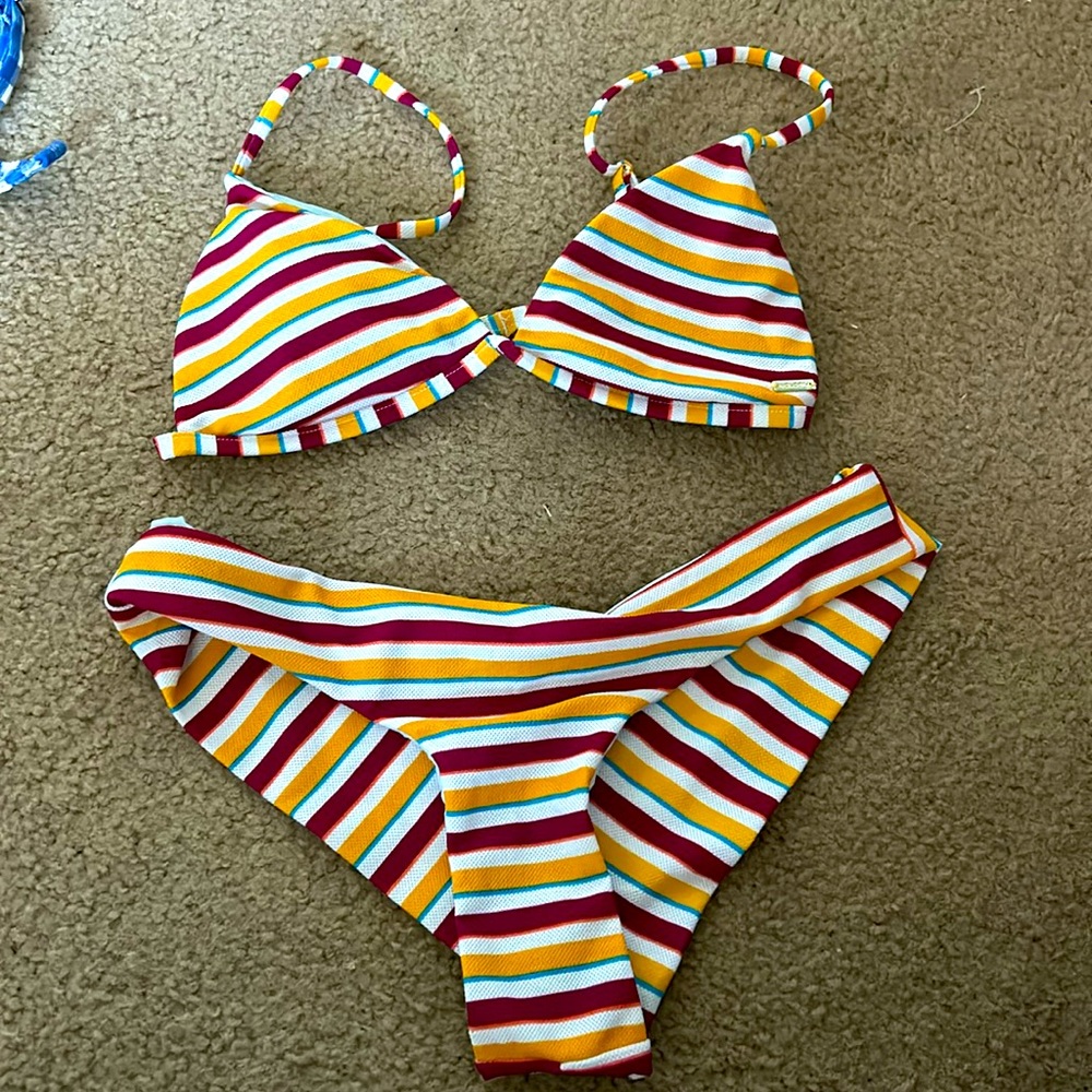 Ripcurl, Size Small, Cheeky Bottom - image 1